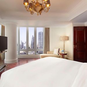 Club Tower King Suite